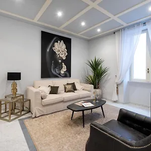  Apartment Divo - Spanish Steps